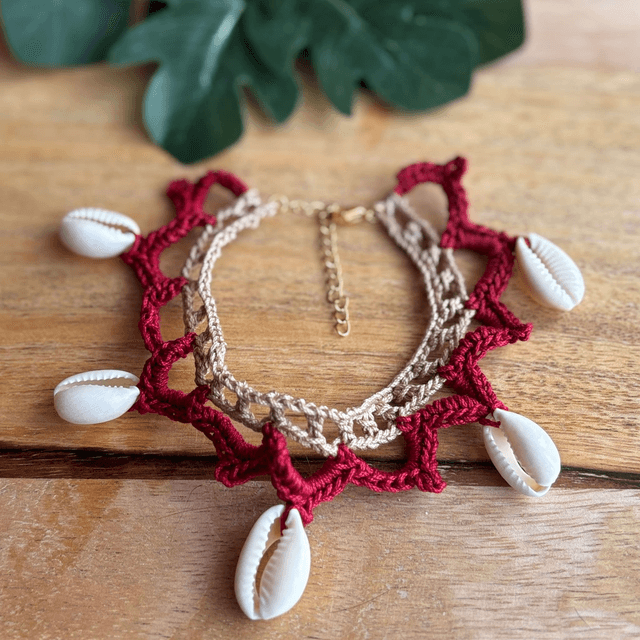 Bracelet de cheville crocheté - Bordeaux/beige & coquillages 