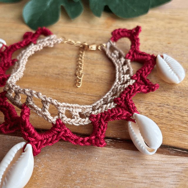 Bracelet de cheville crocheté - Bordeaux/beige & coquillages 