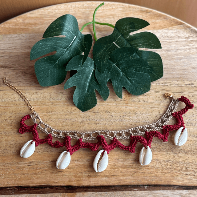 Bracelet de cheville crocheté - Bordeaux/beige & coquillages 